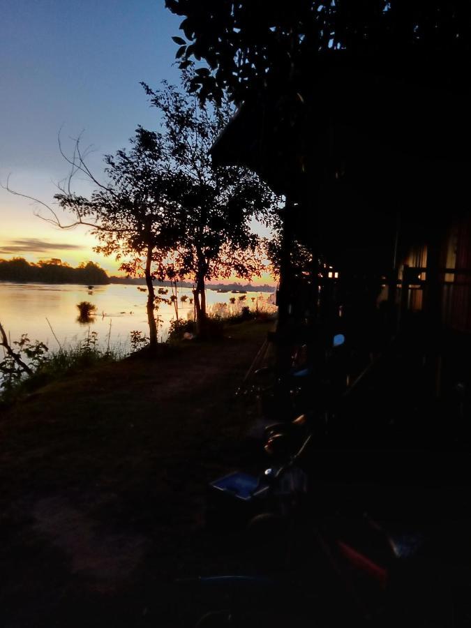 Mr. Phaos Riverview Guesthouse & Restaurant Ban Dondét Dış mekan fotoğraf